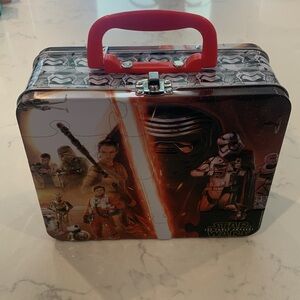 Star Wars 100 Piece Puzzle 🧩 & Metal Carrying Case.